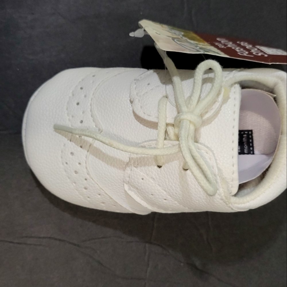 NWT 12-18 months soft sole baby shoes.  Oxford style